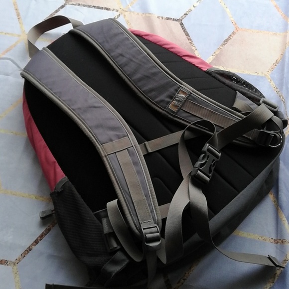 Pink North Face Jester backpack - Picture 4 of 7